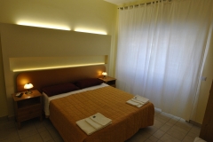bandb-roma-tourist-house-camera-matrimoniale